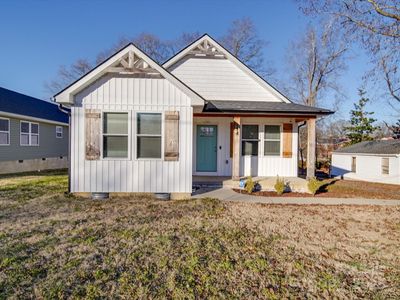 114 W Lee Ave