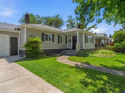 837 NW 10th St