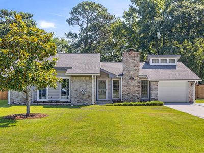 1304 Hampton Dr