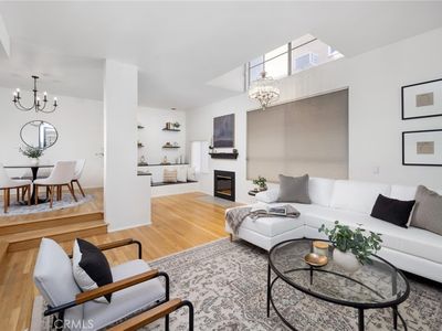 520 S Barrington Ave #116