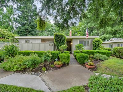 818 Commons Dr