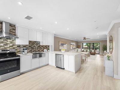 18 Stratford Drive E #F