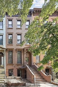 457 6th St