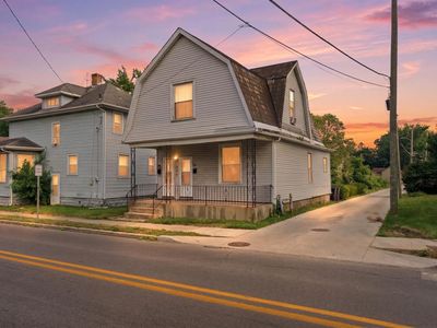 707 W Creighton Ave