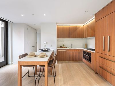 500 W 45th St UNIT 229