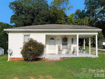 900 Alma Ave