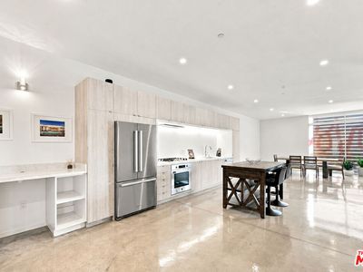 901 Hancock Ave Unit 201
