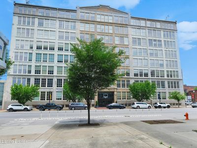 815 W Market St Unit 707