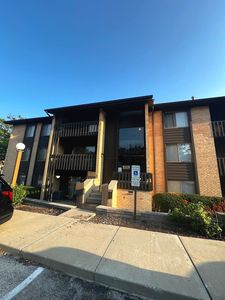 6149 Knoll Wood Ct #104