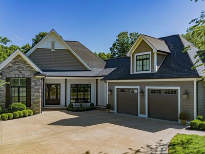 301 Carson Way