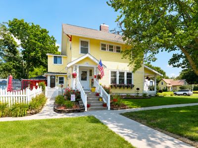 1324 Dewey Ave