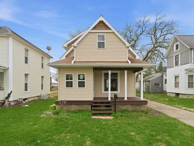 Property at 323 Douglas Ave, Dixon, IL