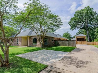2767 Peachtree Ln