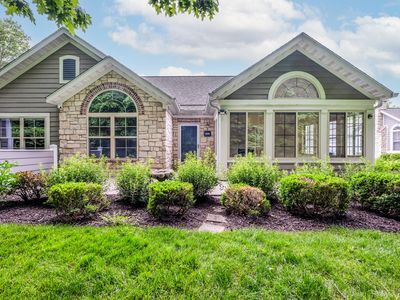 2898 Villa Ln