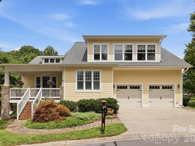 6 Bungalow Way