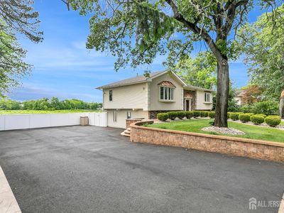 154 Devoe Ave