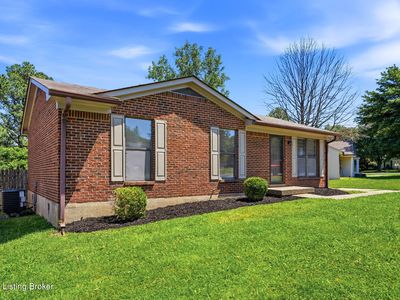 7902 Rochelle Rd