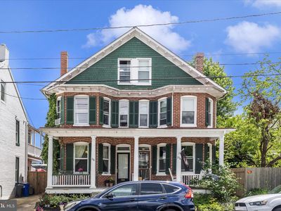 276 W 5th St
