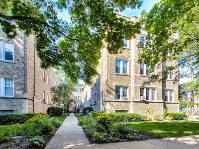 719 Reba Pl APT 2N