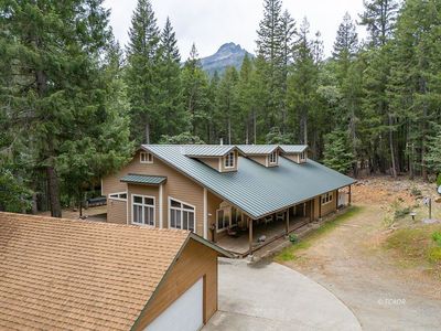 1320 Eagle Creek Loop Rd