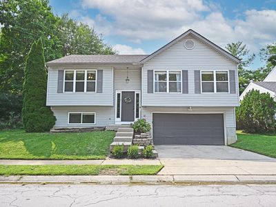 1845 Coralberry Ct