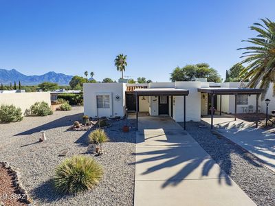 1319 S Desert Meadows Cir