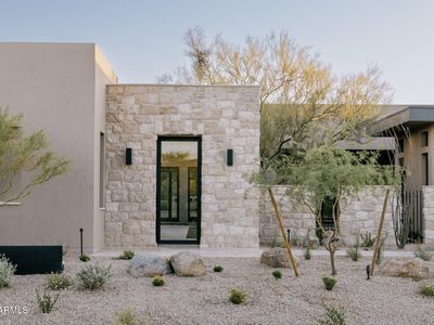 8386 E Leaning Rock Rd