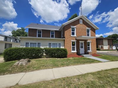 102 E High St