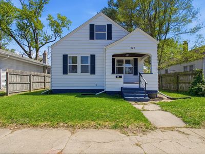 742 S 26th St