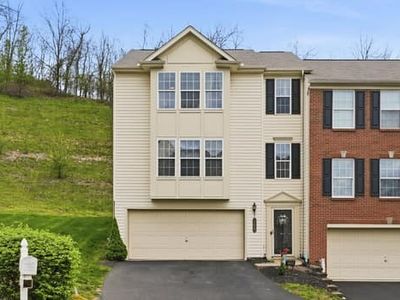 220 Maple Ln