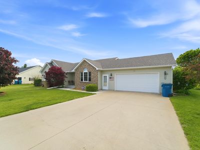 324 Forsythia St SE