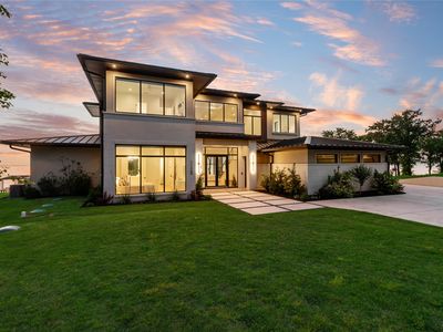 1124 Paradise Cv