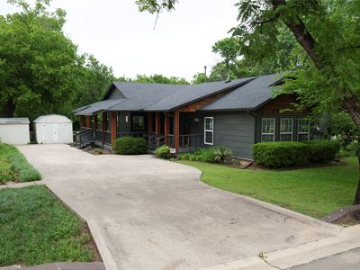 1016 W Collins St