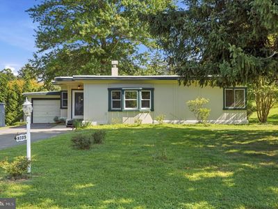 8105 Macarthur Rd