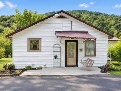 24 Halls Rd