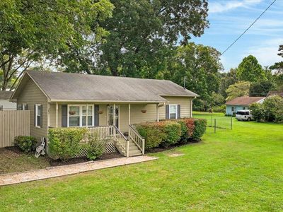 303 S Main St