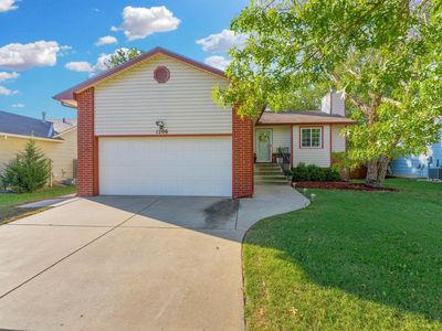 1206 N Manchester Ct