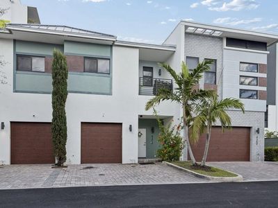 4373 NW 9th St #4373