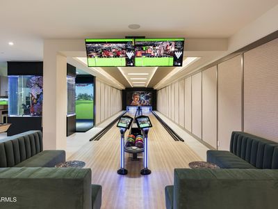 7545 N Mockingbird Ln