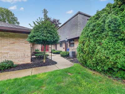 2727 S Lakeshore Dr APT F-23