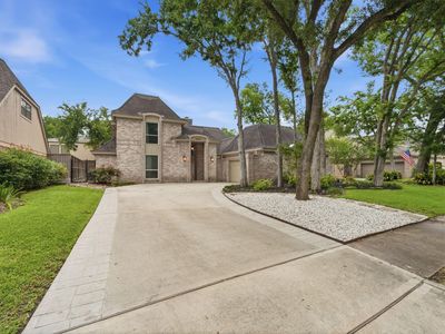 12210 Clearfork Dr