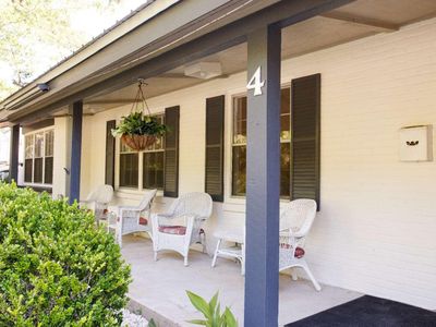 4 Bay Dr NE