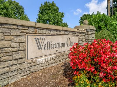 600 Vincent Way APT 2208