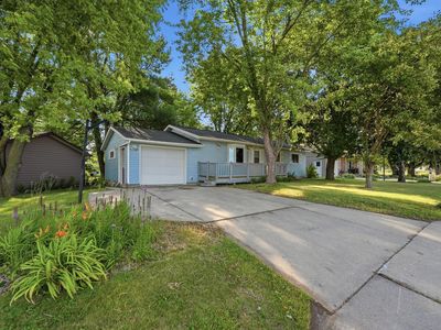 724 Centre St