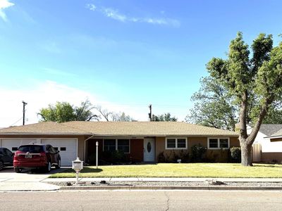 1904 W Ray Ave