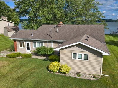 201 Lakeside Dr