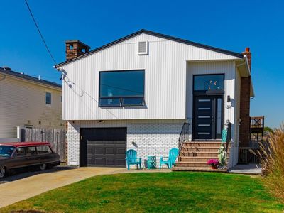 26 Bayview Avenue W