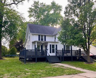 Property at 615 Market St, Henry, IL