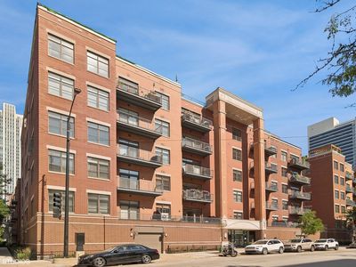 560 W Fulton St APT 506