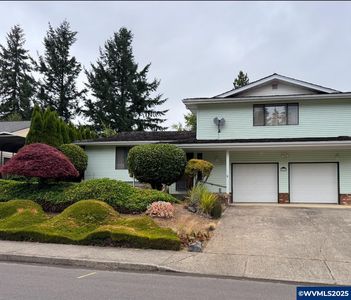 2432 SW Crestwood Pl